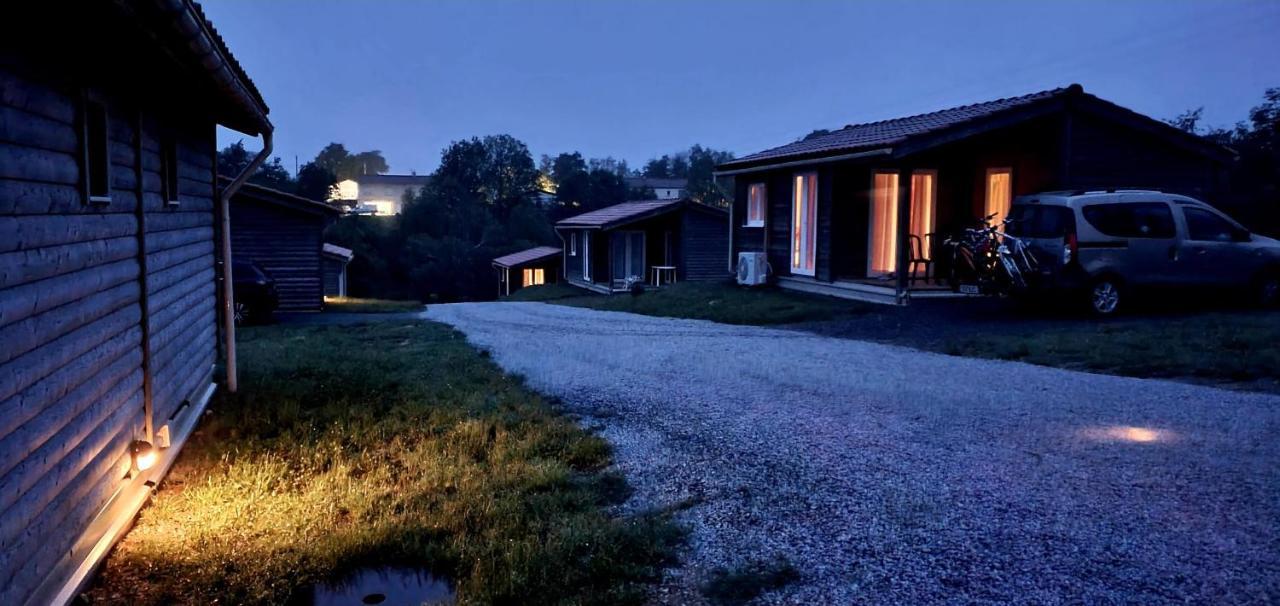 Les Chalets D Hermine Montredon-Labessonnié Exterior photo